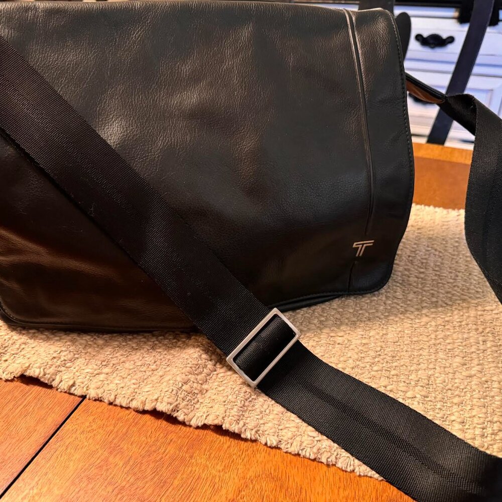 Tumi leather messenger bag 15"x 10"